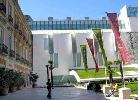 Произведения, выставляемые в Музее Тиссена-Борнемисы, были собраны в период с 1920 до 1980 года швейцарским промышленником Бароном Гансом Генрихом Тиссен-Борнемиссой и его отцом