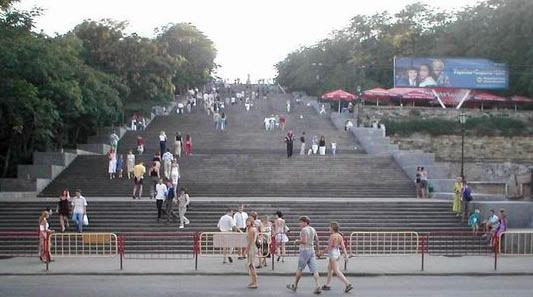 Строительство одной из главных достопримечательностей Одессы – Потемкинской лестницы – началось в 1837 году по инициативе генерал-губернатора графа Михаила Воронцова