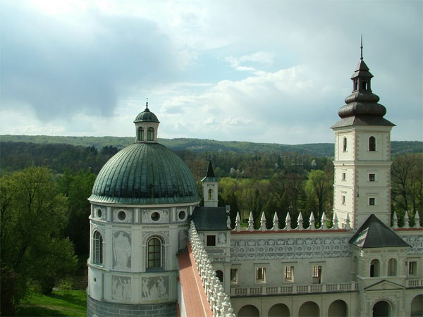 Замок в Польше-Это идеальное место для отдыха в тишине и на открытом воздухе
